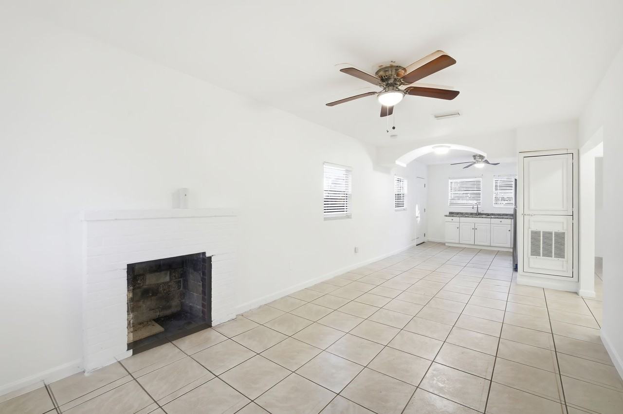 739 27th Ave W - Photo 4 of 21