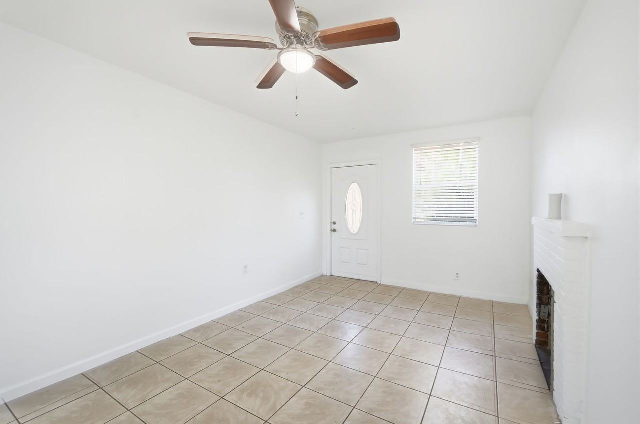 739 27th Ave W - Photo 7 of 21