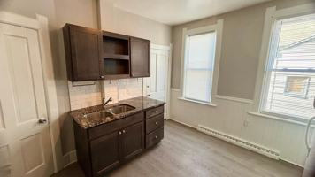 featured image of 1207 E Kane Pl