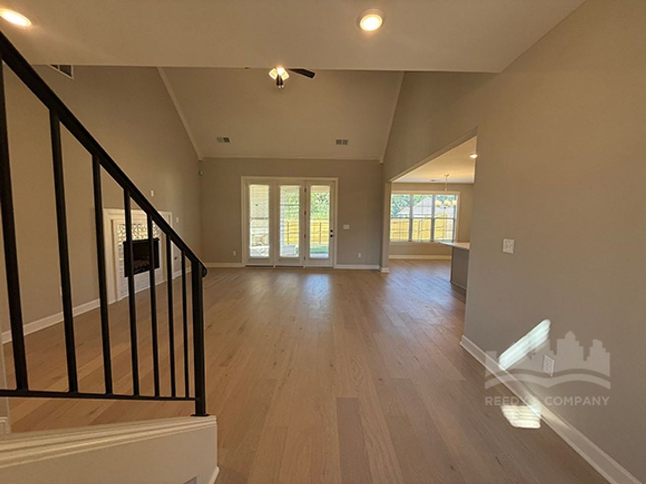 205 Valleyview Ln - Photo 2 of 10