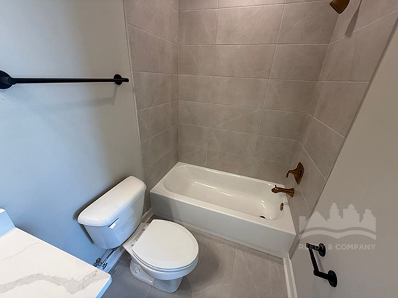 205 Valleyview Ln - Photo 5 of 10