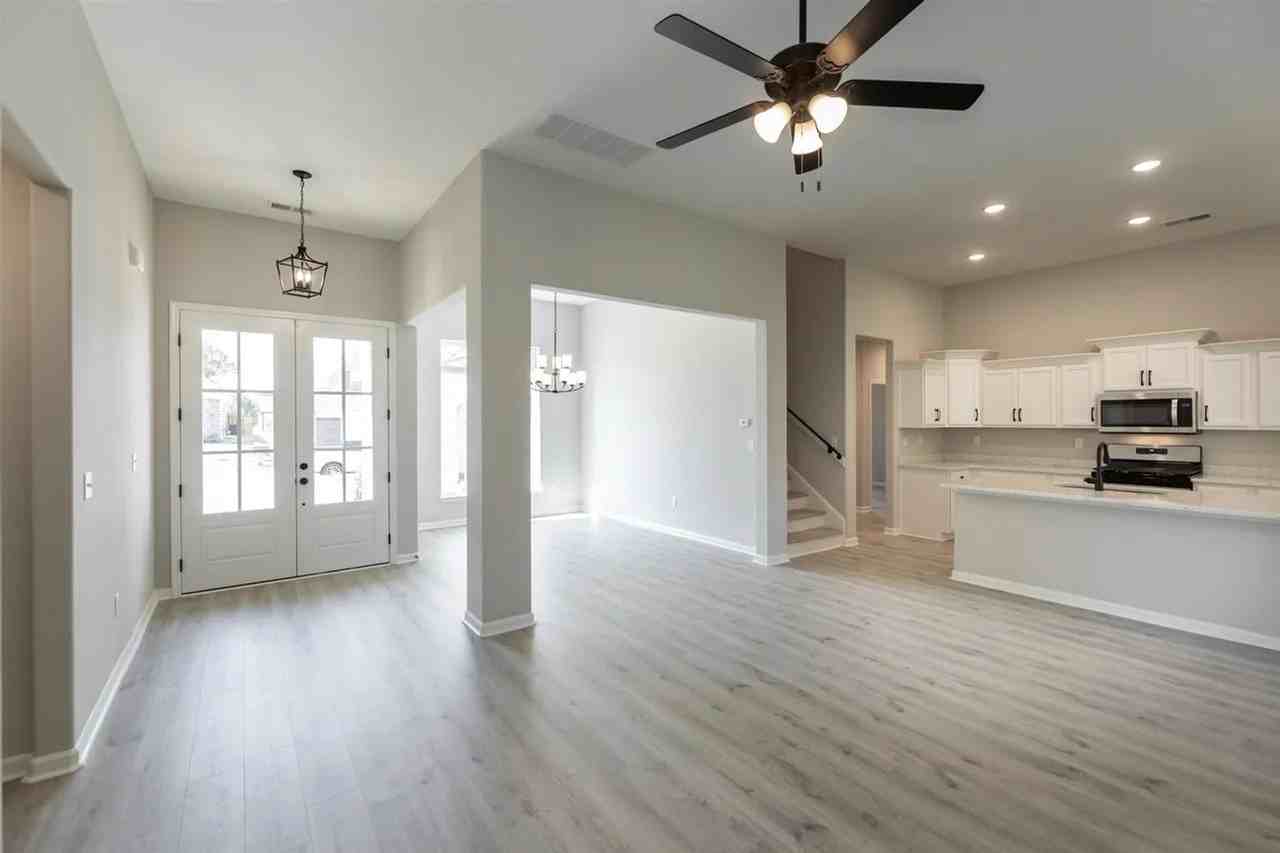 260 Valleyview Ln - Photo 2 of 11