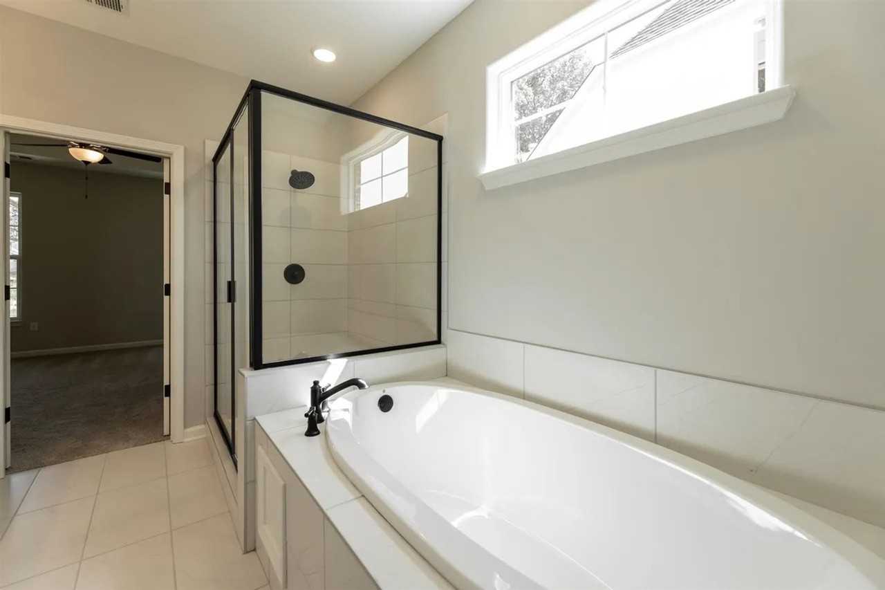 260 Valleyview Ln - Photo 5 of 11