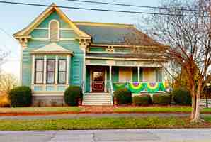 featured image of 648 Clayton St