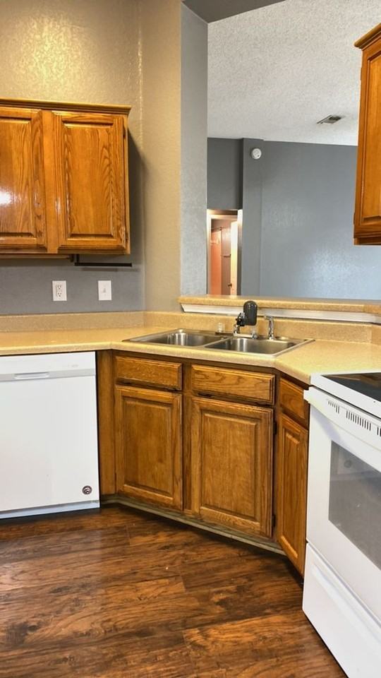 2006 Sundown Dr - Photo 5 of 6