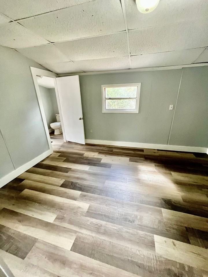 37514 Howard Ave - Photo 2 of 11