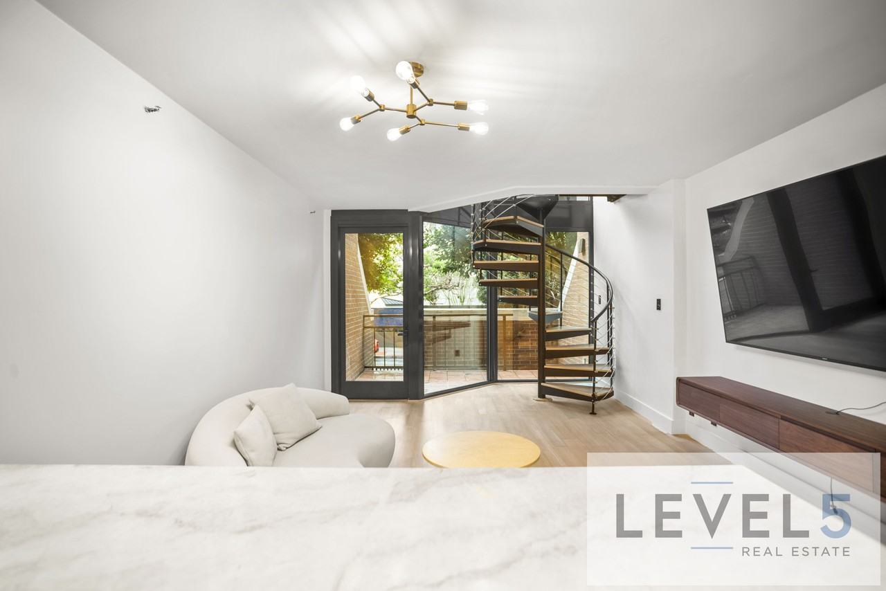 101 Lombard Street #11e - Photo 6 of 24