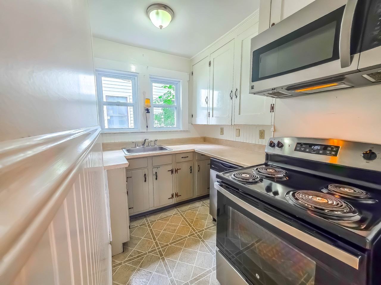 195 Sagamore St #1 - Photo 5 of 14