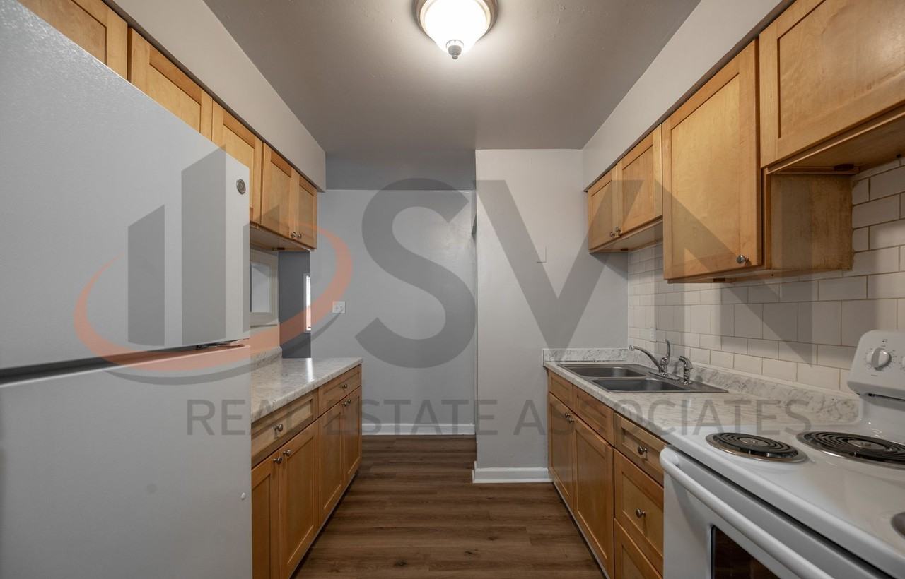 1125 Raynor St - Photo 6 of 13