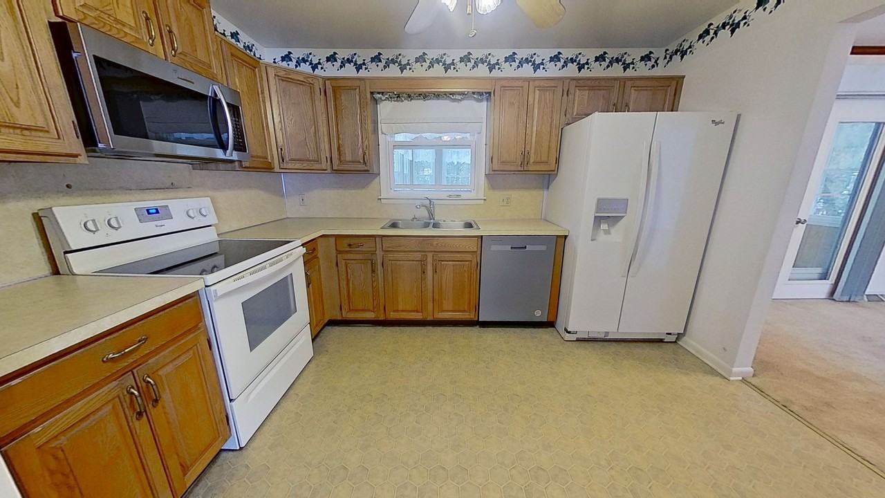 334 Allegheny Dr - Photo 2 of 18