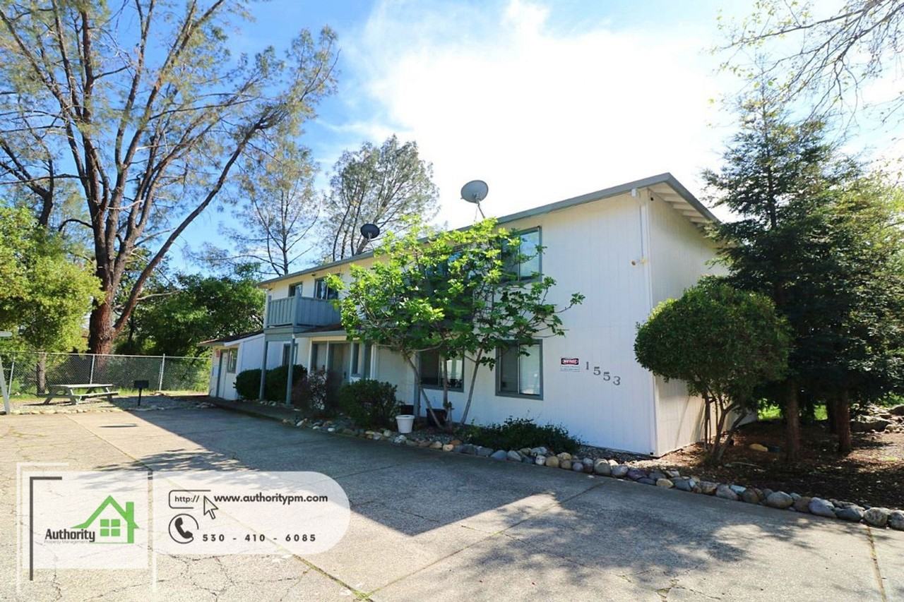 1553 Bramble Pl #3 - Photo 3 of 13