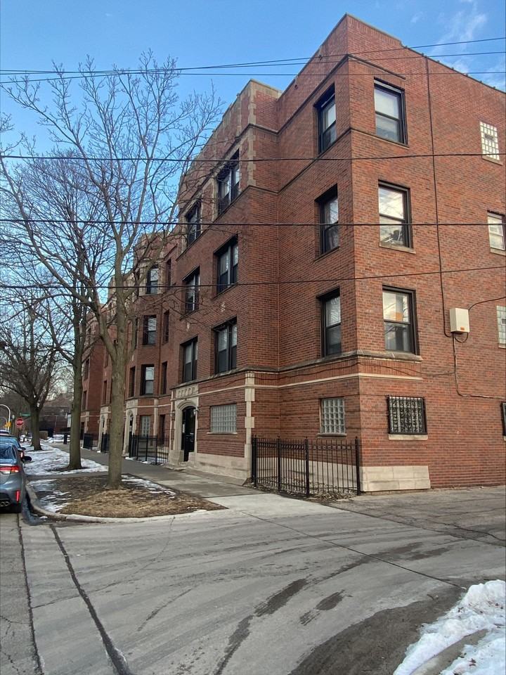 6904-6906 S Cregier Ave 1745-1757 E 69th St Chicago, IL 60649 - Photo 4 of 13