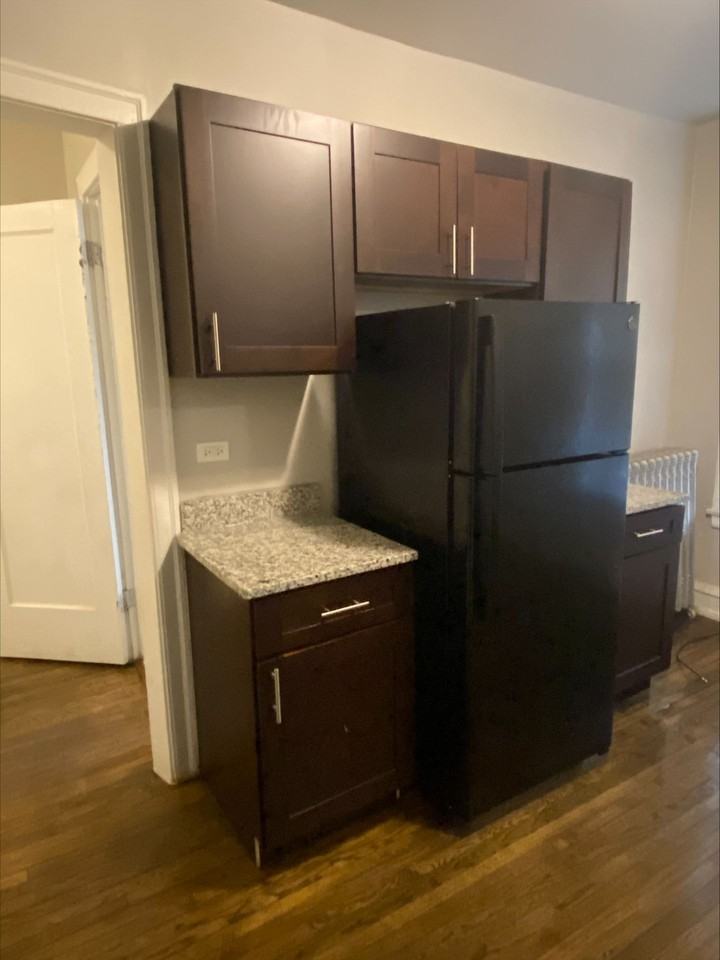 6904-6906 S Cregier Ave 1745-1757 E 69th St Chicago, IL 60649 - Photo 7 of 13