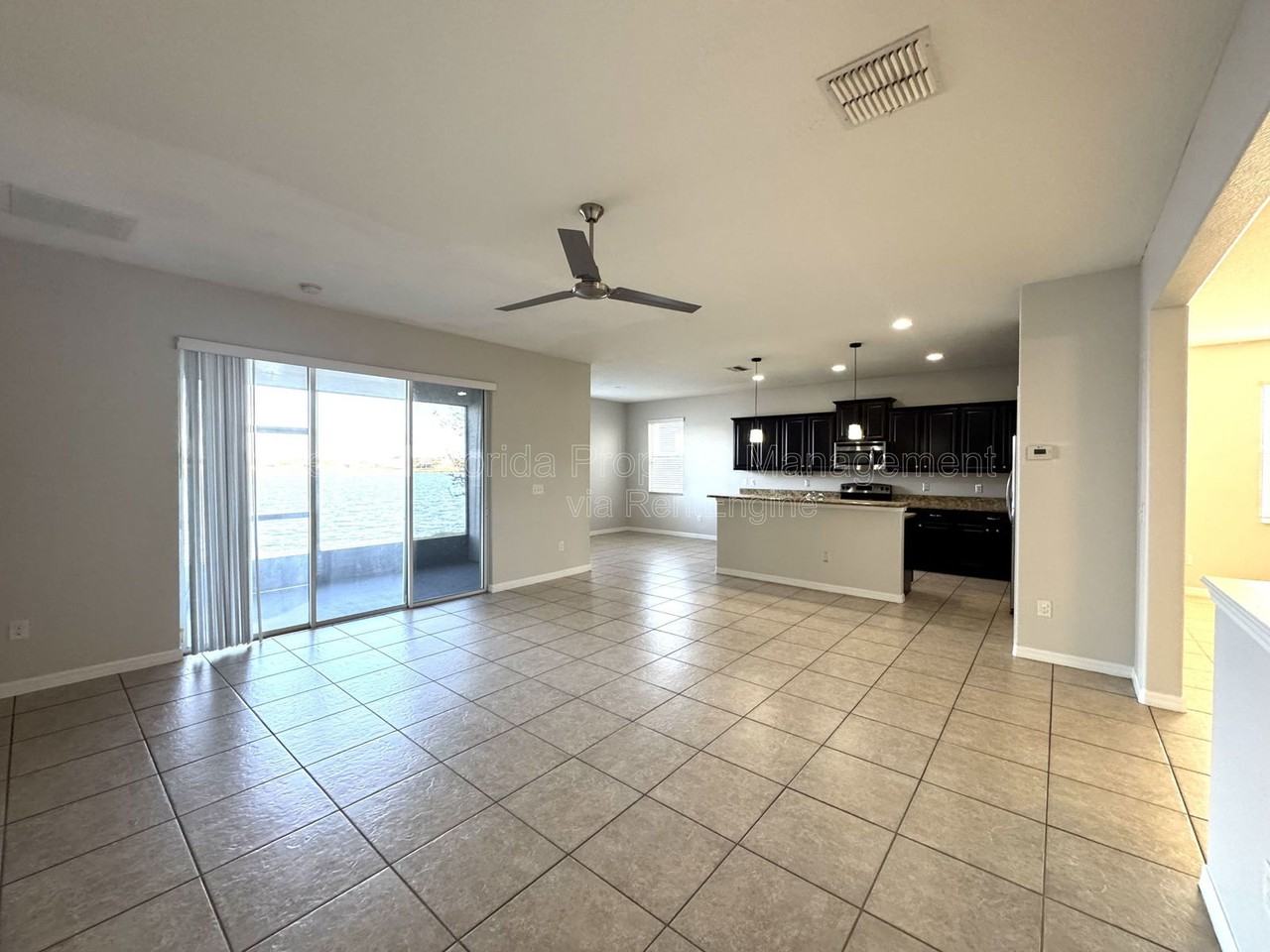 3040 Youngford St - Photo 4 of 31