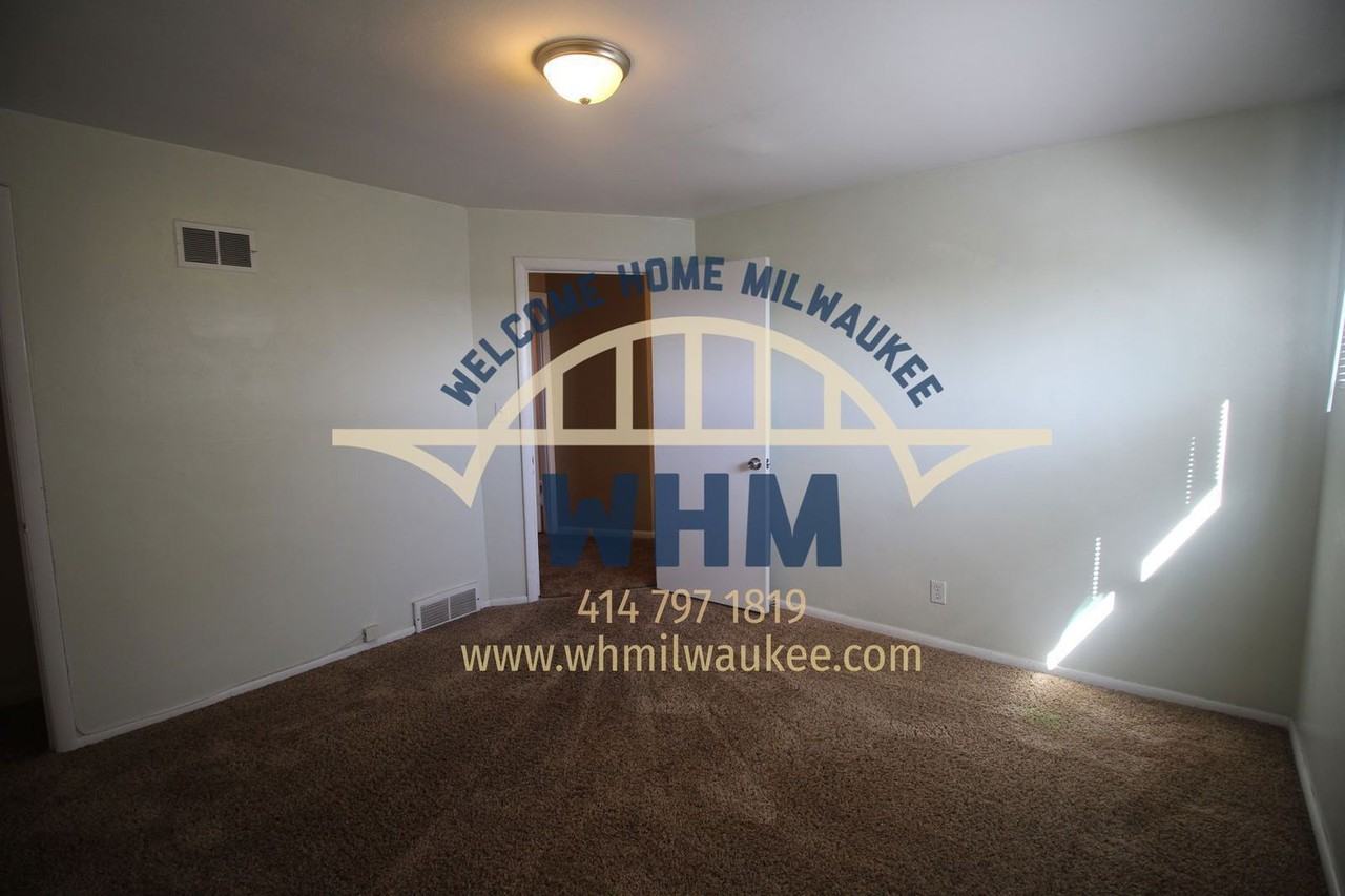 331 E Deer Pl - Photo 6 of 12