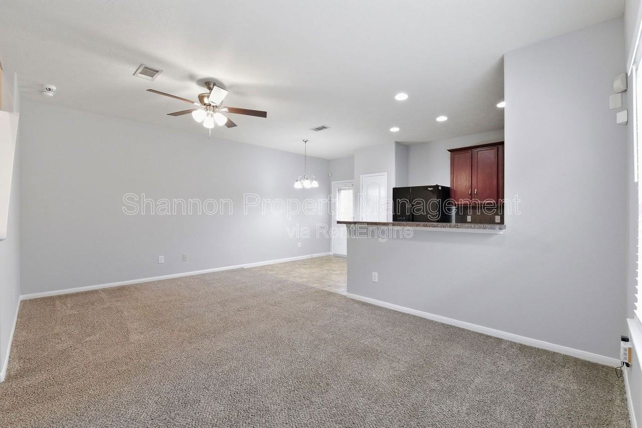 17142 Amarose Dr - Photo 6 of 31