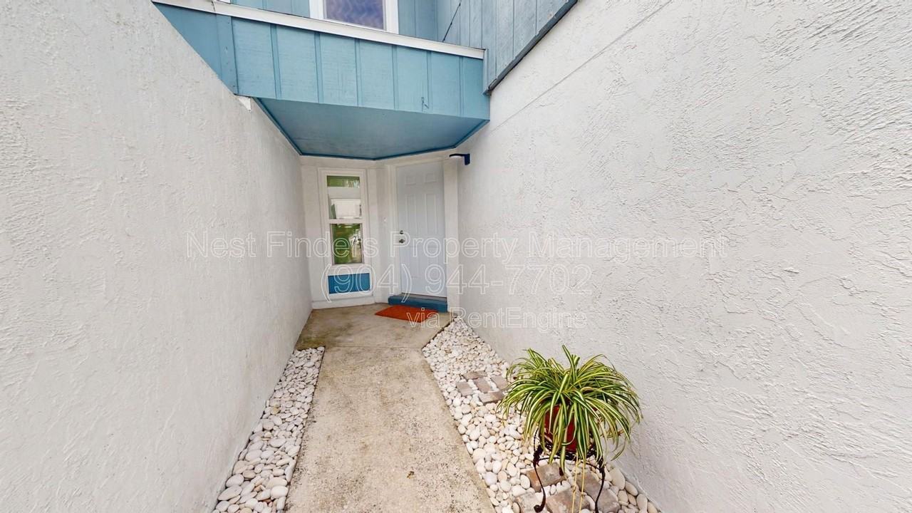 1250 Bayshore Dr N - Photo 2 of 22