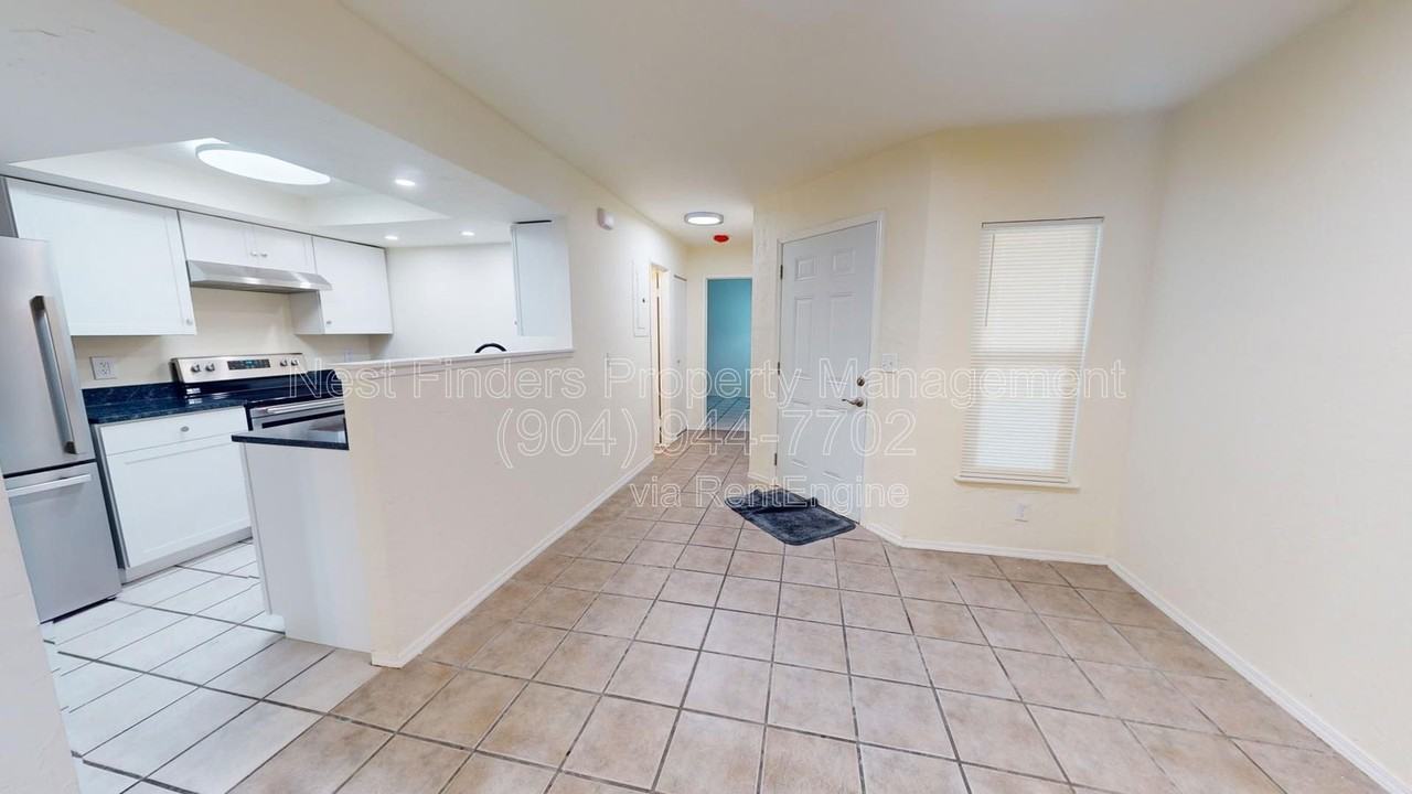 1250 Bayshore Dr N - Photo 4 of 22