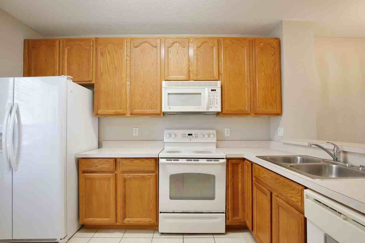 228 Weymouth Dr - Photo 3 of 19