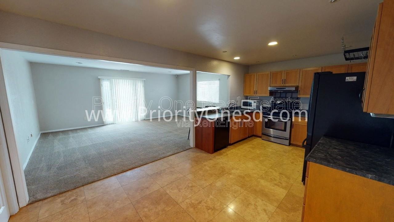 10360 Londonderry Ave - Photo 6 of 27