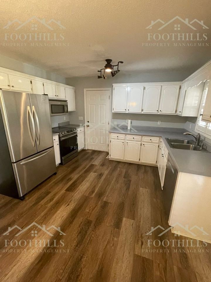 109 Ashton Ln - Photo 4 of 11