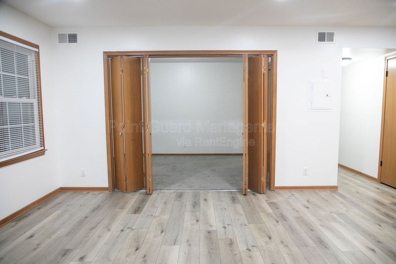 5820 Erskine St #6 - Photo 3 of 16