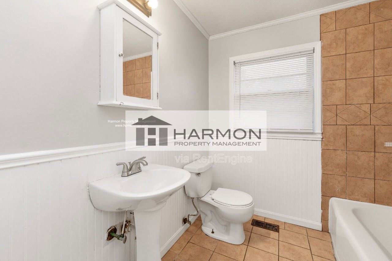 4516 S Elizabeth Ave - Photo 5 of 10