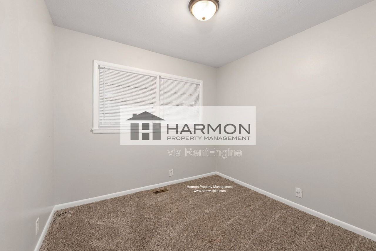 4516 S Elizabeth Ave - Photo 7 of 10