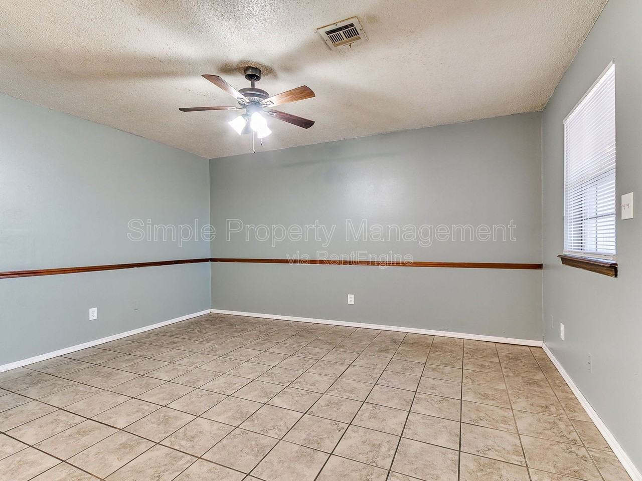 2205 Donna Dr - Photo 4 of 17