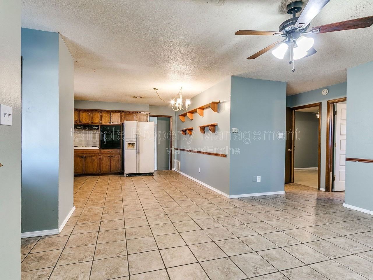 2205 Donna Dr - Photo 5 of 17