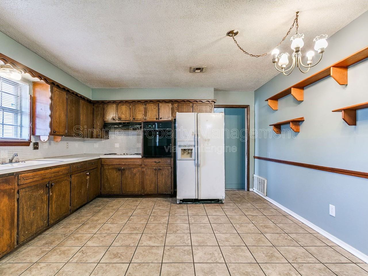 2205 Donna Dr - Photo 7 of 17