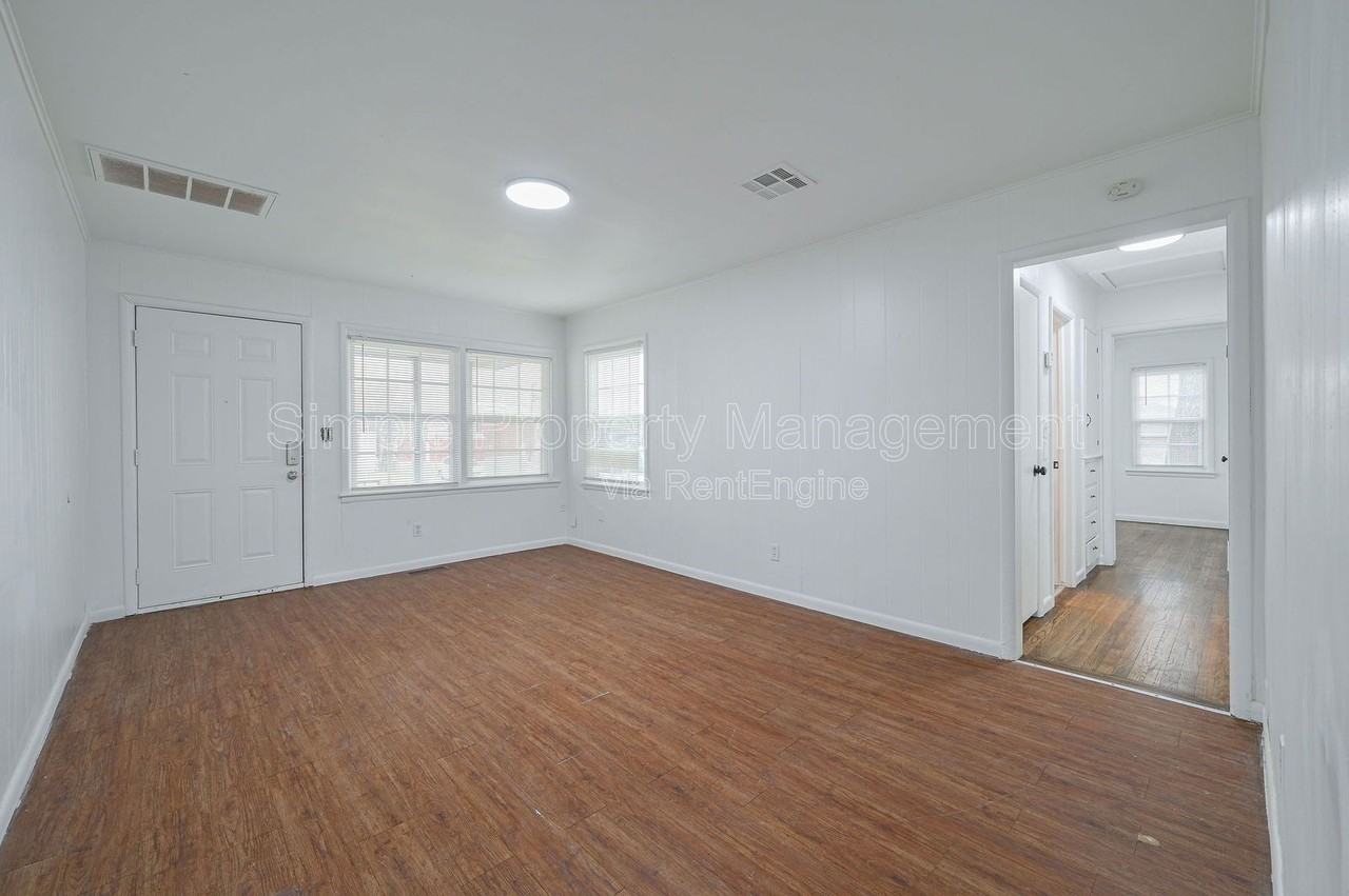 3704 Sw 40th Pl - Photo 2 of 20