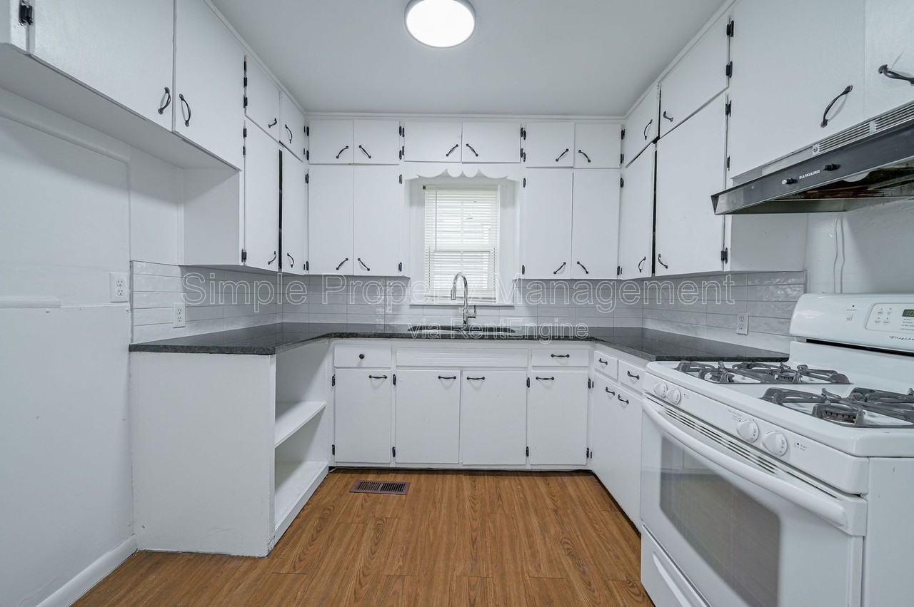 3704 Sw 40th Pl - Photo 7 of 20