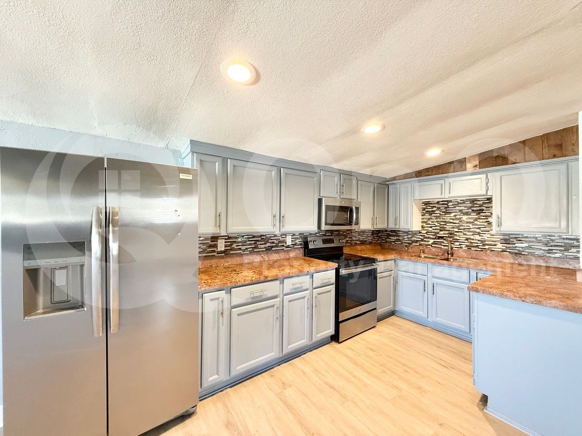 6549 E Arbor Ave - Photo 3 of 20