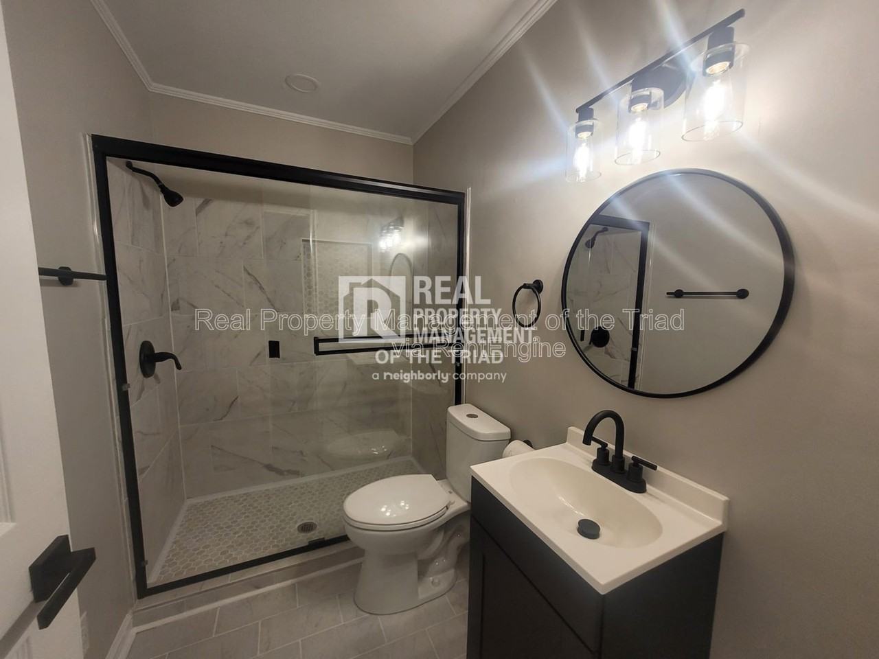 593 Kinard Dr - Photo 4 of 13