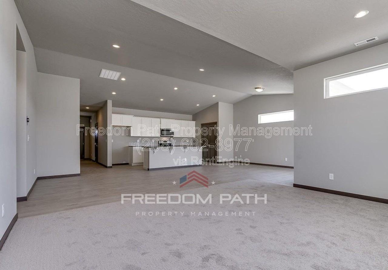 176 N Inkwood St - Photo 7 of 17