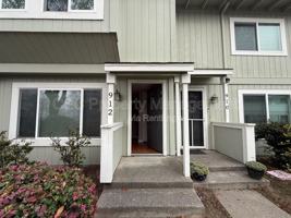 featured image of 912 Sunnybrae Ln