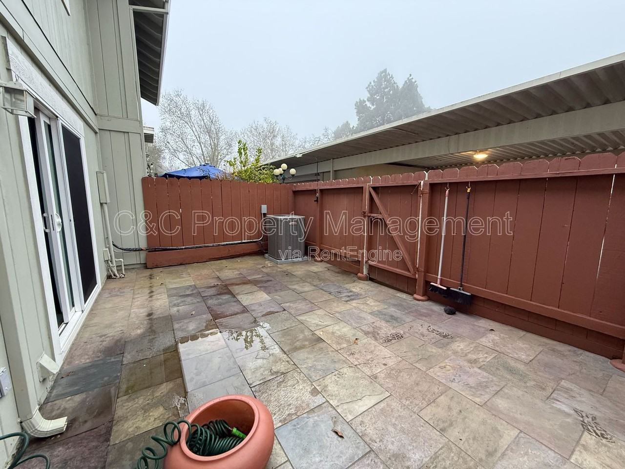 912 Sunnybrae Ln - Photo 3 of 19