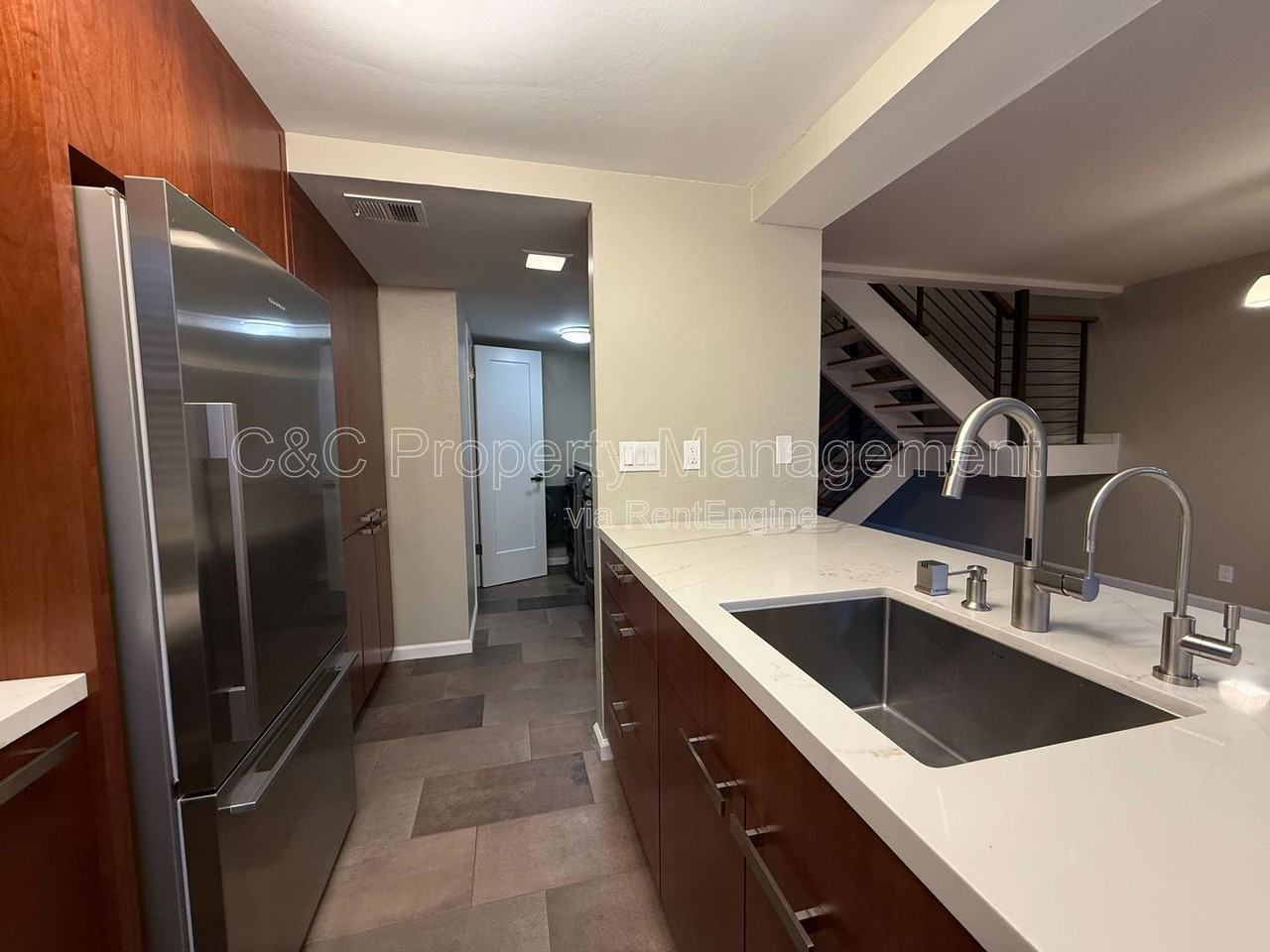 912 Sunnybrae Ln - Photo 5 of 19