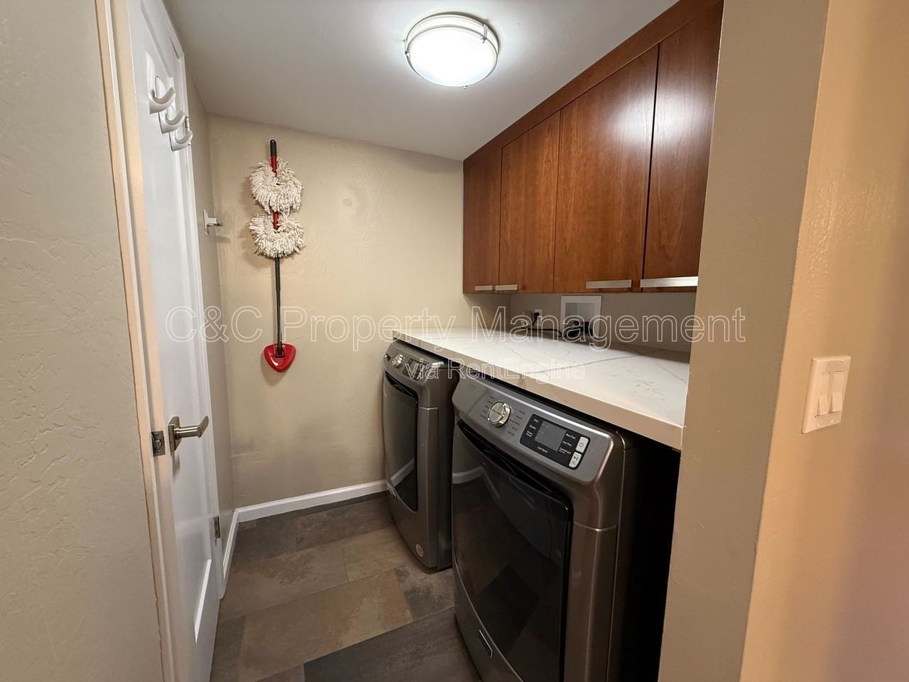 912 Sunnybrae Ln - Photo 7 of 19