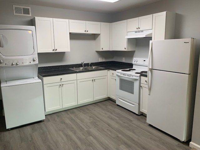 411 E 5th St #19 - Photo 4 of 19