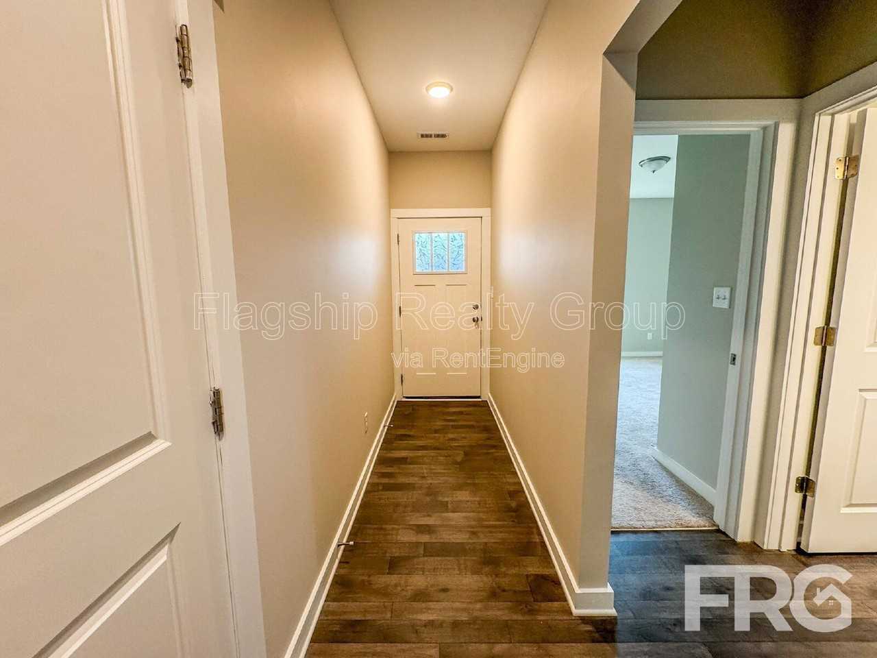 1400 S Taylor St - Photo 4 of 17