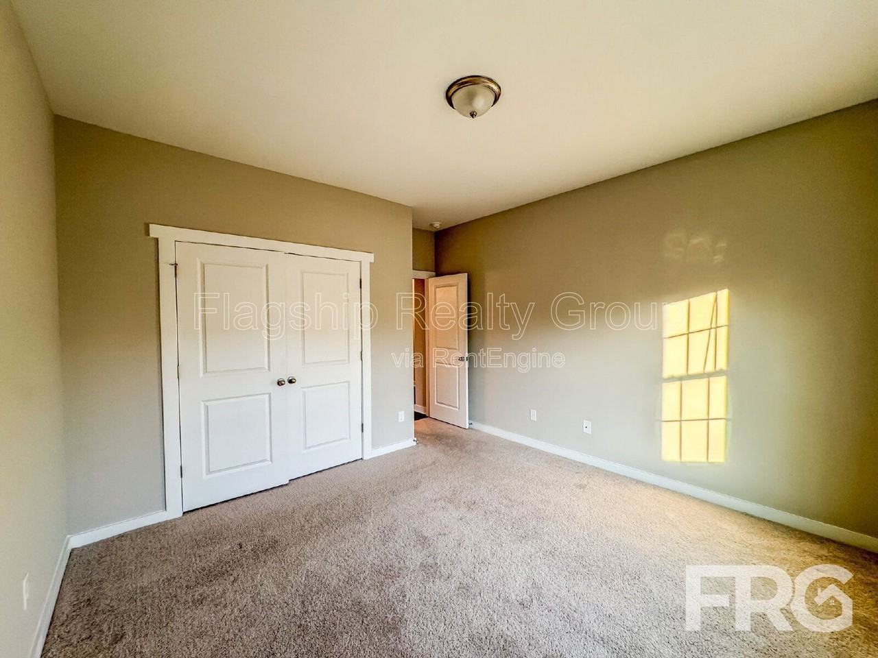 1400 S Taylor St - Photo 7 of 17