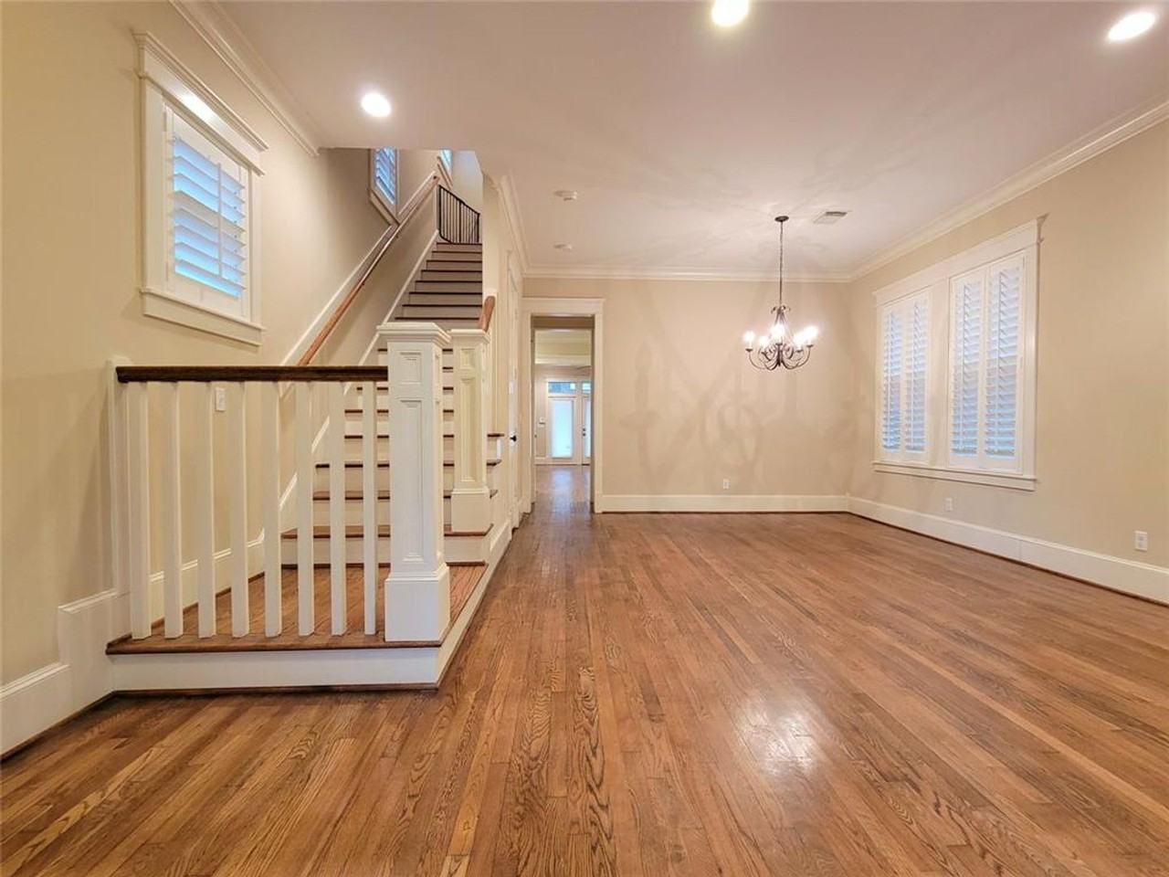 632 W 17th St - Photo 3 of 20