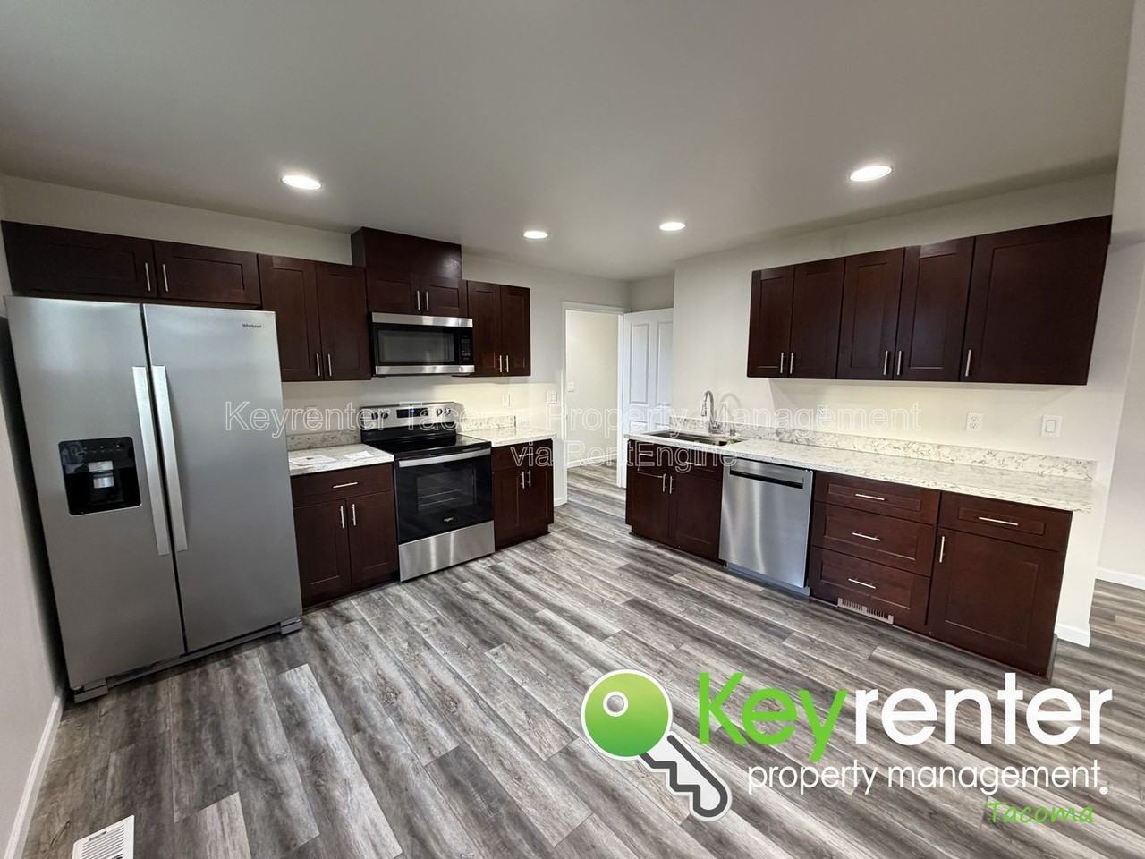 5431 Clarkston St - Photo 4 of 17