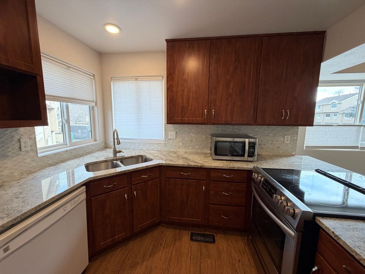 4525 E Kentucky Cir - Photo 3 of 26