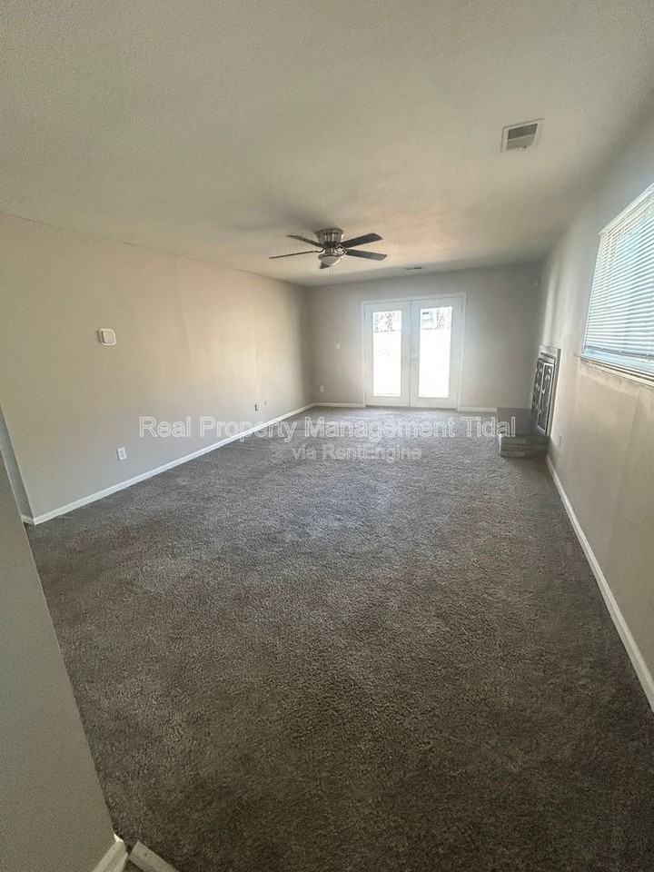 1083 Tall Oak Dr - Photo 4 of 11