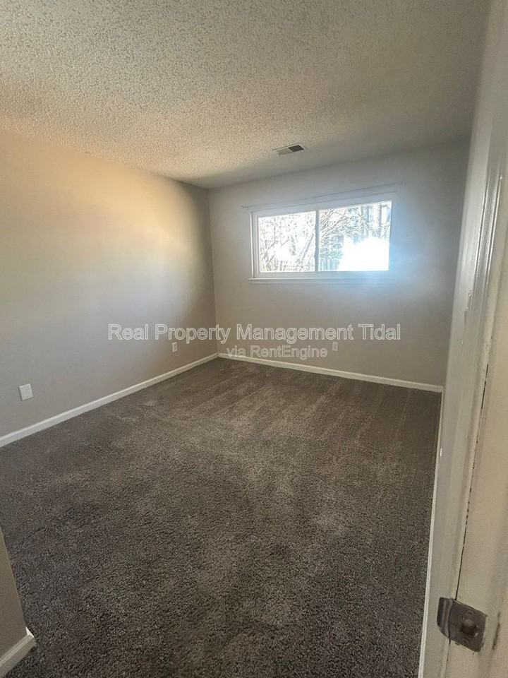 1083 Tall Oak Dr - Photo 5 of 11