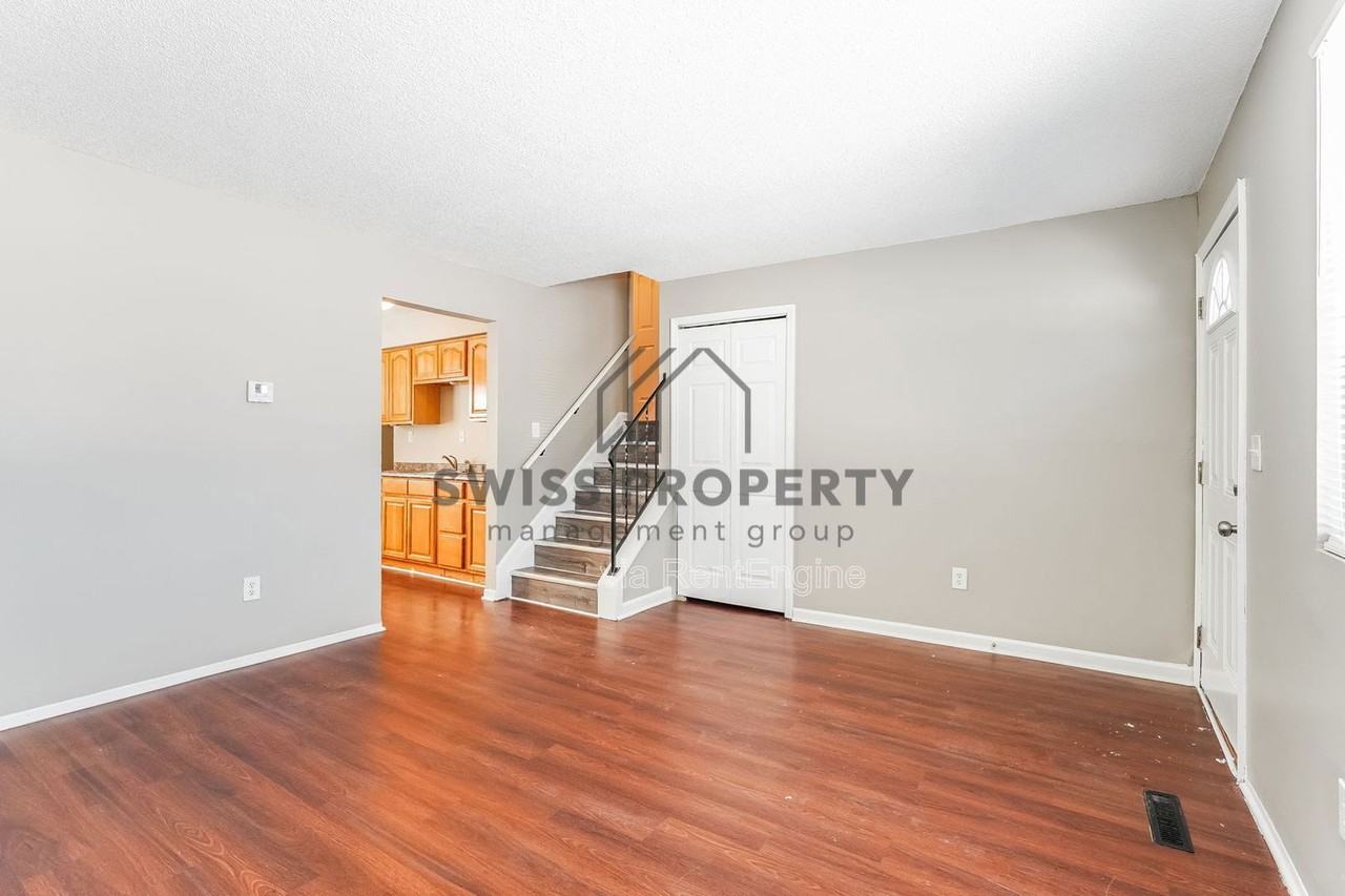 5279 Lindora Dr - Photo 2 of 18