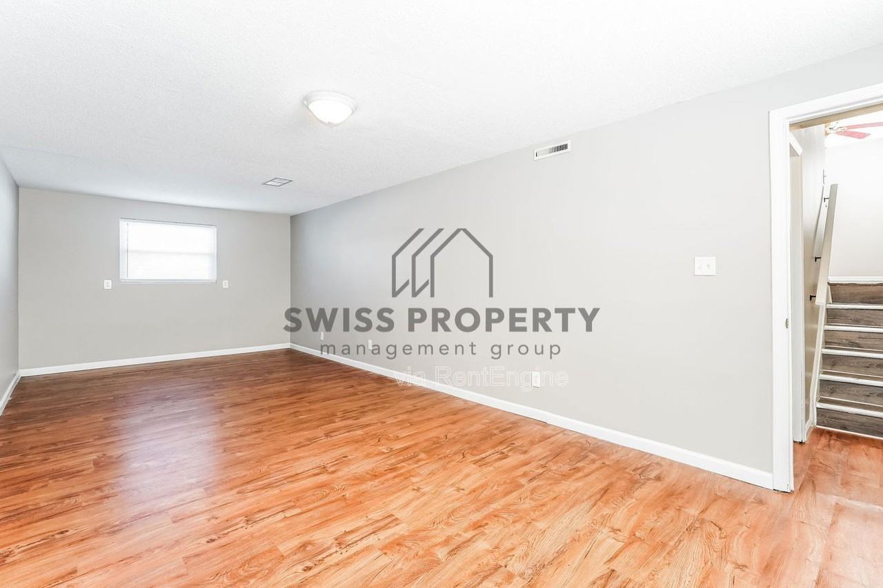 5279 Lindora Dr - Photo 5 of 18